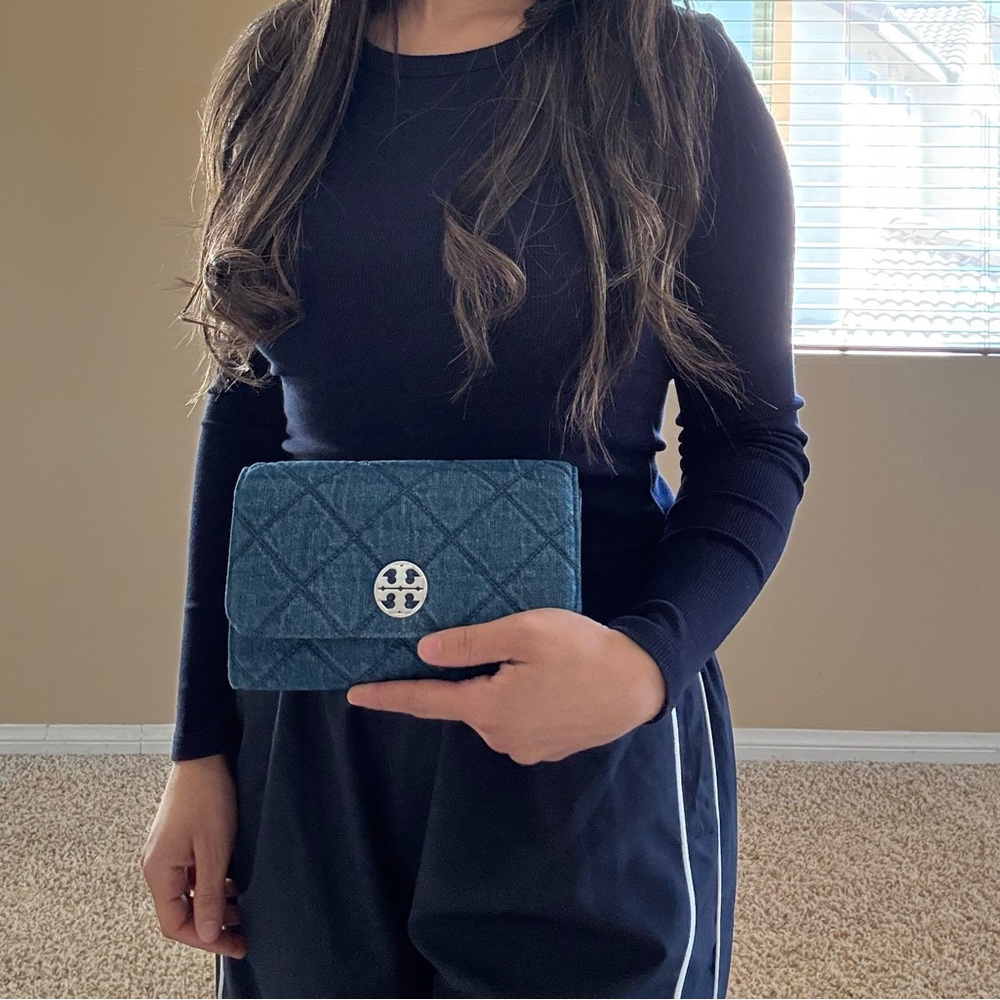 NWT , tory burch crossbody Stylish Blue Quilted Chain Bag - Picture 10 of 14